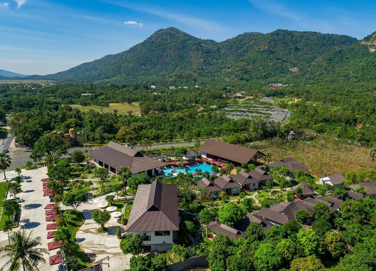 Sang Nhu Ngoc Resort Chau Doc Exteriör bild